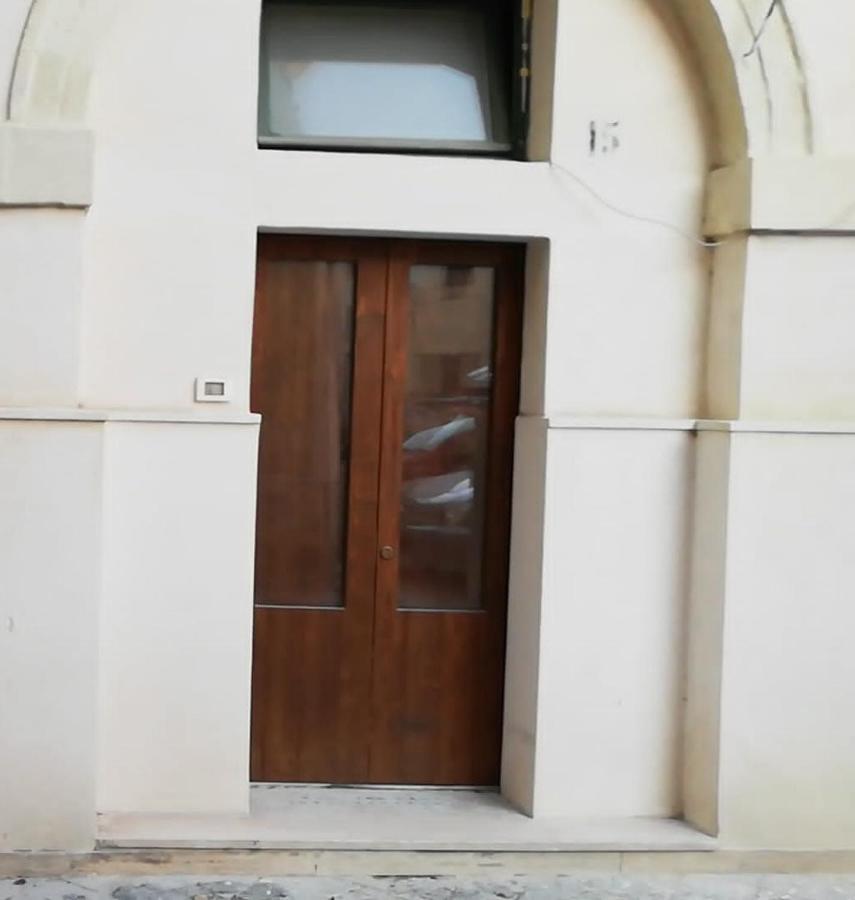 Appartement Dimora Salentina Via Scarambone Lecce Extérieur photo